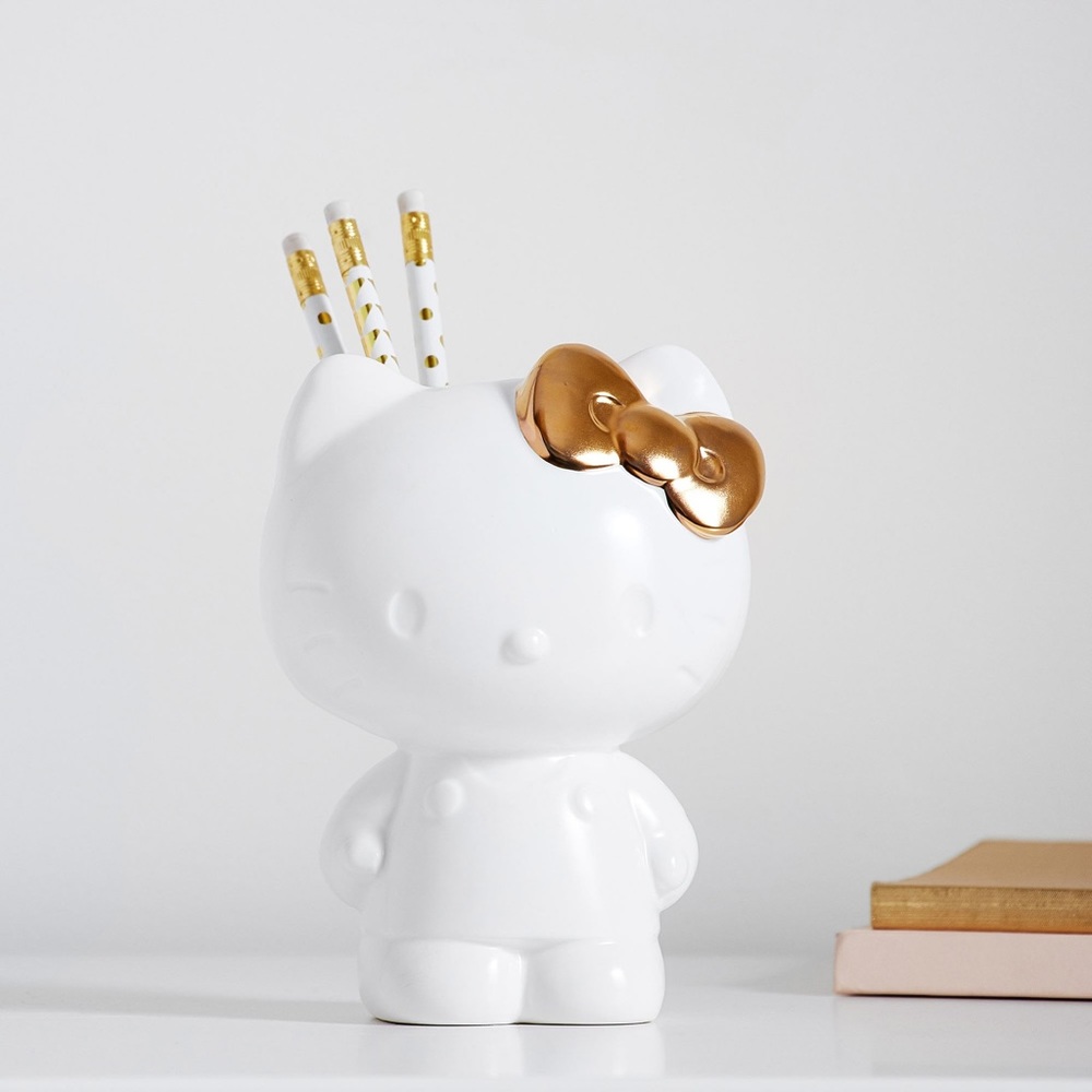 COPY - Hello kitty pencil or makeup brush holder